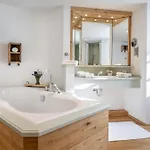 Talgut 山林小屋 *